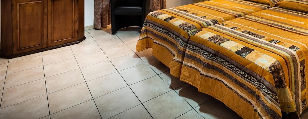 Easyrooms Dell'Angelo Локарно Екстериор снимка