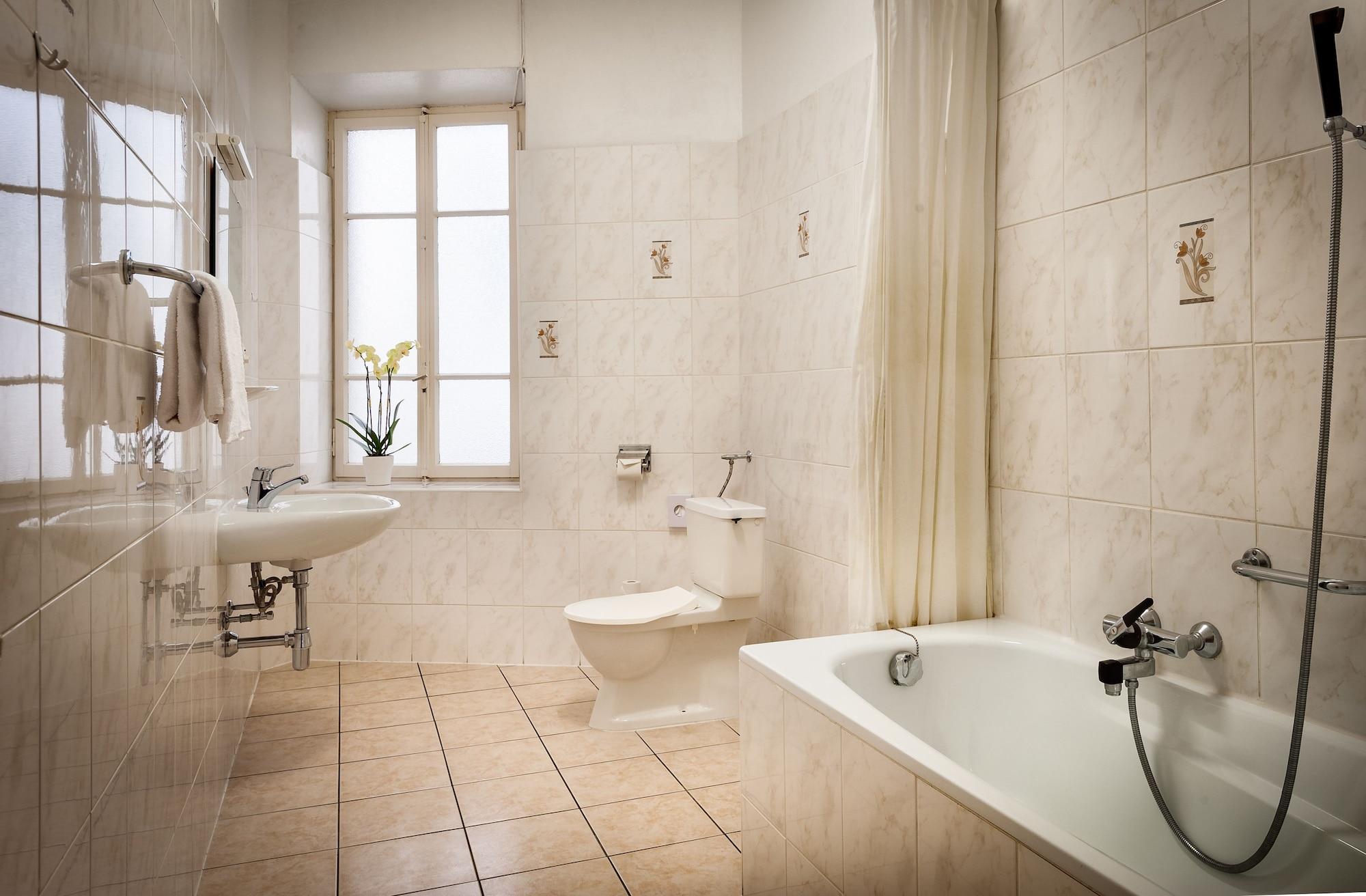 Easyrooms Dell'Angelo Локарно Екстериор снимка