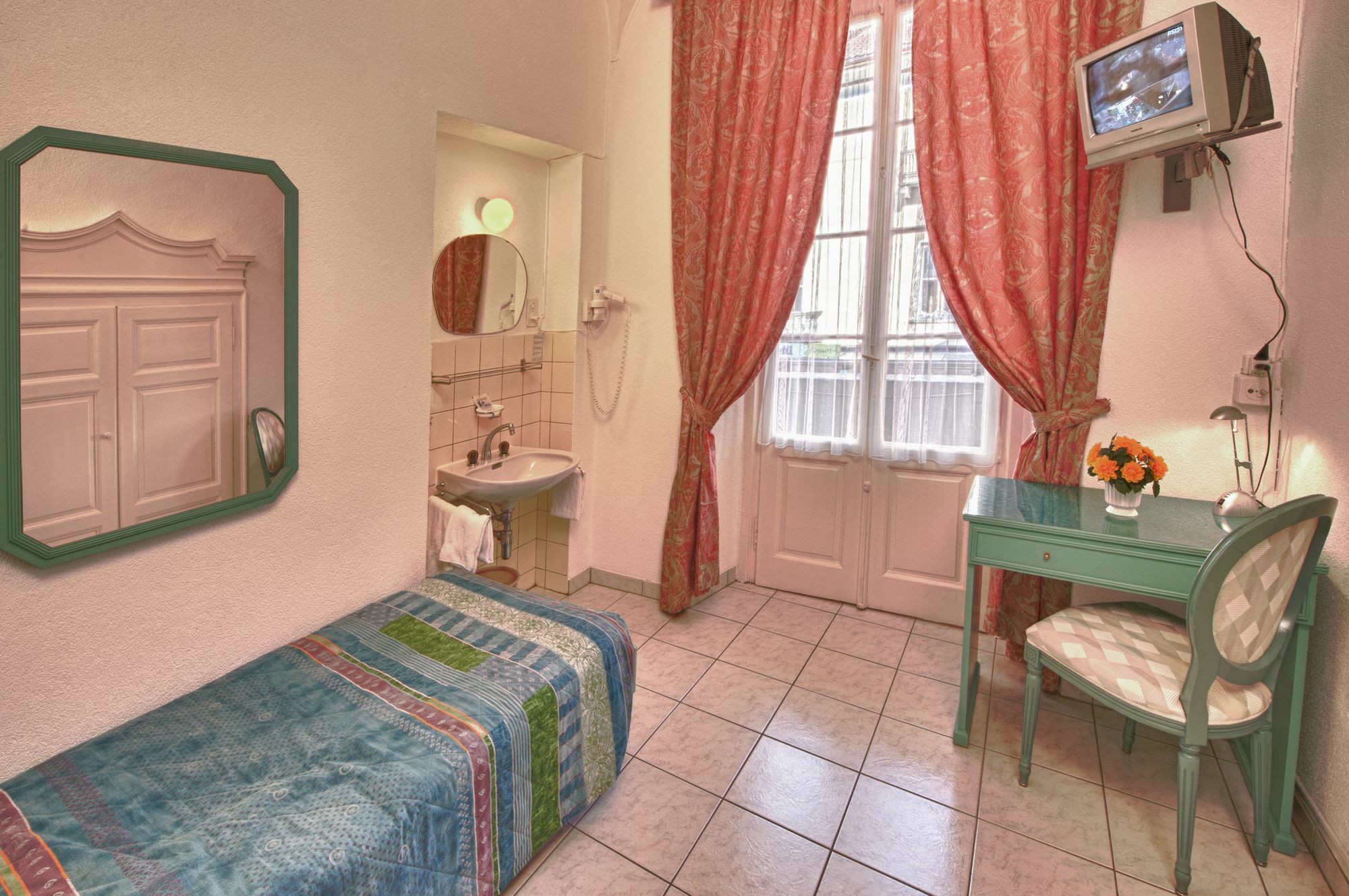 Easyrooms Dell'Angelo Локарно Екстериор снимка